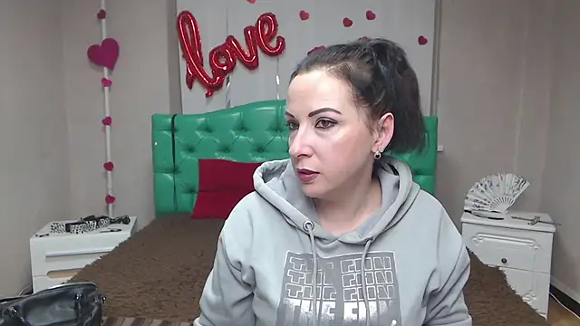 Snapshot of ElizabethSho chatting on 28, 2, 2026 ElizabethSho online show from 28, 2, 2026