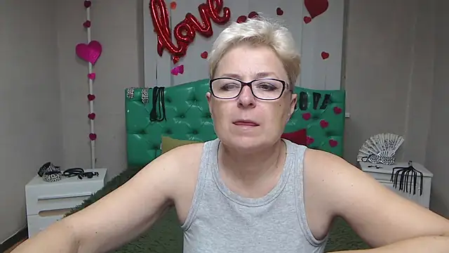 Snapshot of EmiliaGree chatting on 26, 9, 2025 EmiliaGree online show from 26, 9, 2025