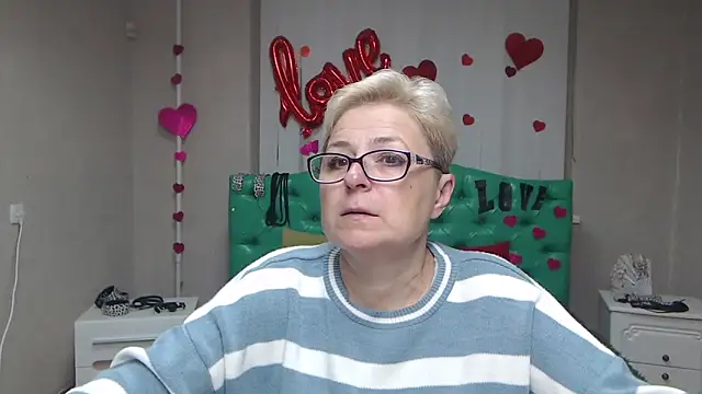 Snapshot of EmiliaGree chatting on 1, 10, 2025 EmiliaGree online show from 1, 10, 2025