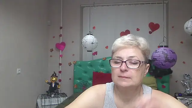 Snapshot of EmiliaGree chatting on 12, 11, 2025 EmiliaGree online show from 12, 11, 2025