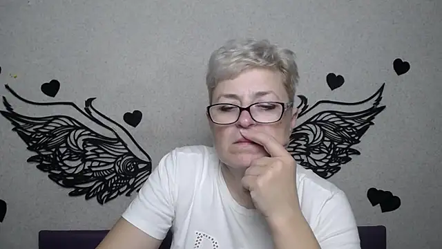 Snapshot of EmiliaGree chatting on 17, 11, 2025 EmiliaGree online show from 17, 11, 2025