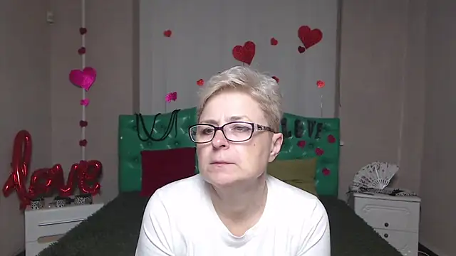 Snapshot of EmiliaGree chatting on 20, 11, 2025 EmiliaGree online show from 20, 11, 2025