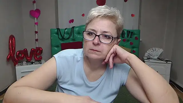 Snapshot of EmiliaGree chatting on 25, 11, 2025 EmiliaGree online show from 25, 11, 2025