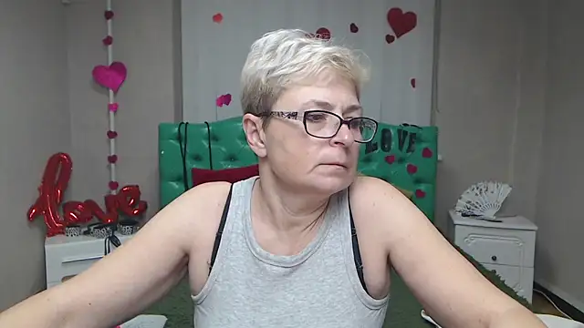 Snapshot of EmiliaGree chatting on 13, 12, 2025 EmiliaGree online show from 13, 12, 2025