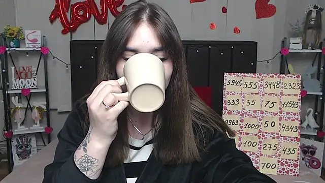 LauraHlot online show from 17, 3, 2025