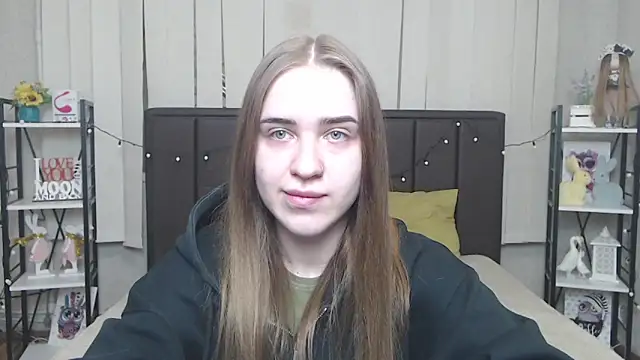 LauraHlot online show from 12, 10, 2025