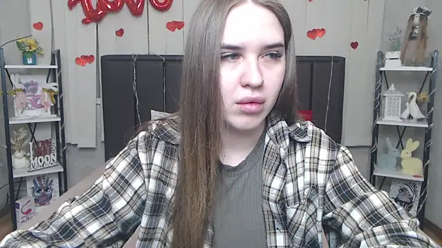 LauraHlot online show from 12, 4, 2026