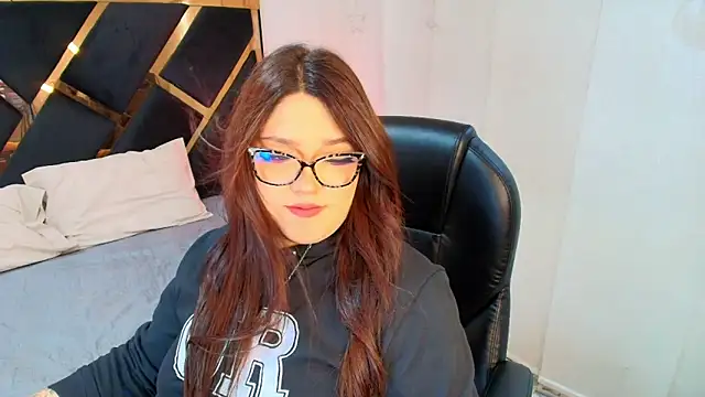 Camiila Osorio online show from 20, 4, 2026