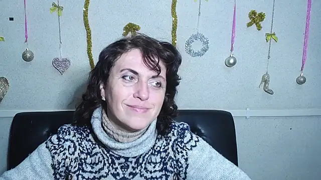Snapshot of LuciaMii chatting on 29, 12, 2024 LuciaMii online show from 29, 12, 2024