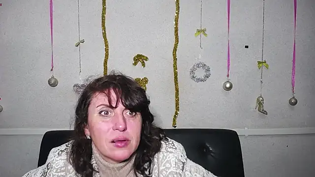 Snapshot of LuciaMii chatting on 14, 1, 2025 LuciaMii online show from 14, 1, 2025