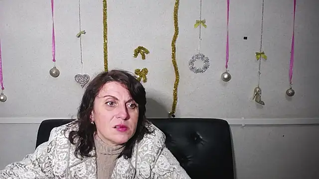Snapshot of LuciaMii chatting on 15, 1, 2025 LuciaMii online show from 15, 1, 2025