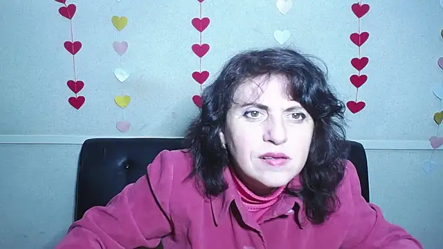 Snapshot of LuciaMii chatting on 3, 2, 2025 LuciaMii online show from 3, 2, 2025