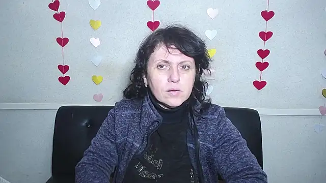 Snapshot of LuciaMii chatting on 5, 2, 2025 LuciaMii online show from 5, 2, 2025