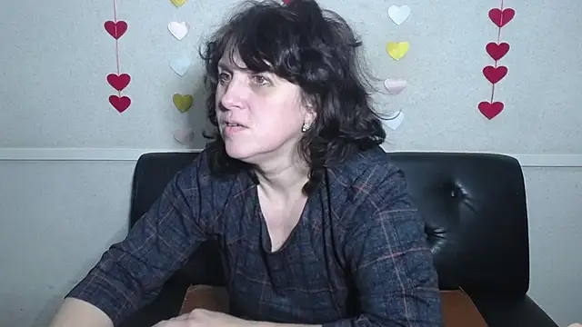 Snapshot of LuciaMii chatting on 7, 2, 2025 LuciaMii online show from 7, 2, 2025