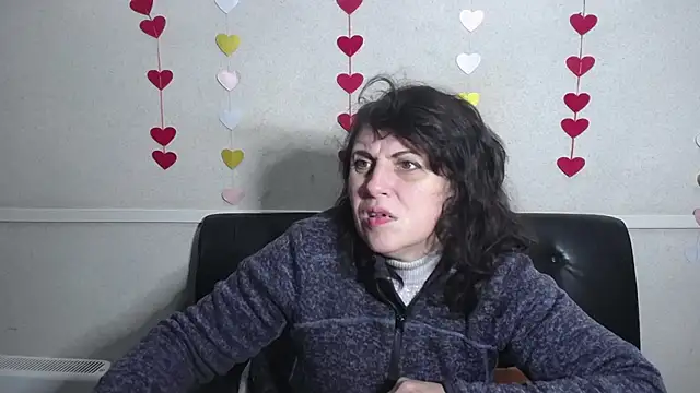 Snapshot of LuciaMii chatting on 9, 2, 2025 LuciaMii online show from 9, 2, 2025