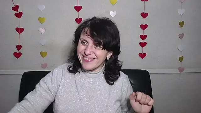 Snapshot of LuciaMii chatting on 11, 2, 2025 LuciaMii online show from 11, 2, 2025