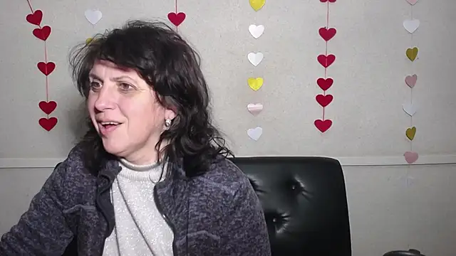Snapshot of LuciaMii chatting on 12, 2, 2025 LuciaMii online show from 12, 2, 2025