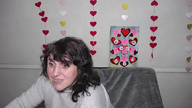Snapshot of LuciaMii chatting on 13, 2, 2025 LuciaMii online show from 13, 2, 2025