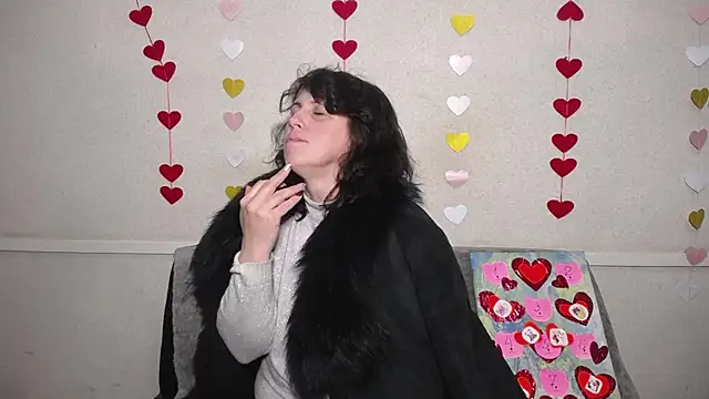 Snapshot of LuciaMii chatting on 14, 2, 2025 LuciaMii online show from 14, 2, 2025