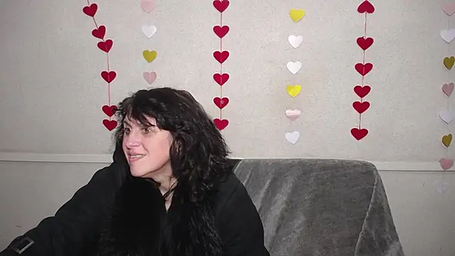 Snapshot of LuciaMii chatting on 15, 2, 2025 LuciaMii online show from 15, 2, 2025