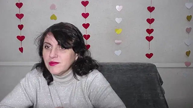 Snapshot of LuciaMii chatting on 17, 2, 2025 LuciaMii online show from 17, 2, 2025