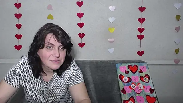 Snapshot of LuciaMii chatting on 17, 2, 2025 LuciaMii online show from 17, 2, 2025