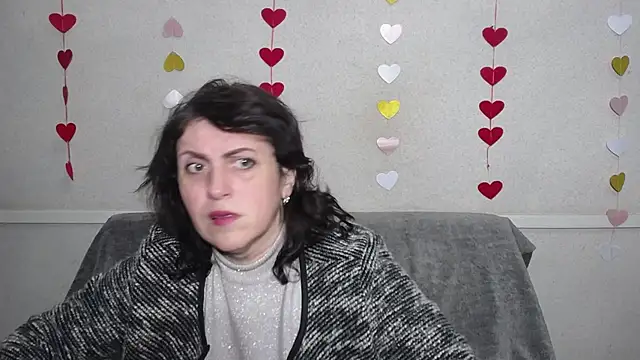 Snapshot of LuciaMii chatting on 19, 2, 2025 LuciaMii online show from 19, 2, 2025