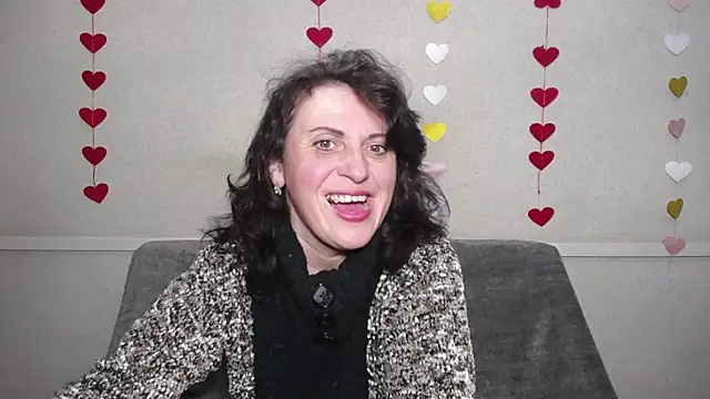 Snapshot of LuciaMii chatting on 22, 2, 2025 LuciaMii online show from 22, 2, 2025