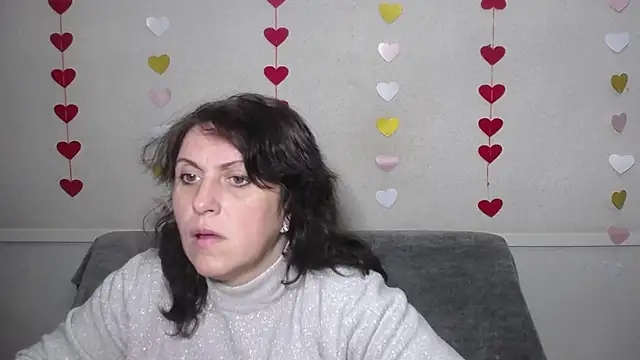 Snapshot of LuciaMii chatting on 23, 2, 2025 LuciaMii online show from 23, 2, 2025