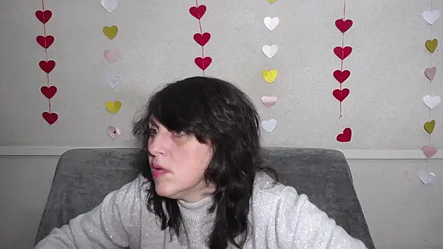 Snapshot of LuciaMii chatting on 25, 2, 2025 LuciaMii online show from 25, 2, 2025