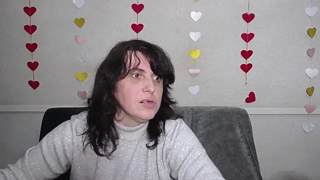 Snapshot of LuciaMii chatting on 26, 2, 2025 LuciaMii online show from 26, 2, 2025