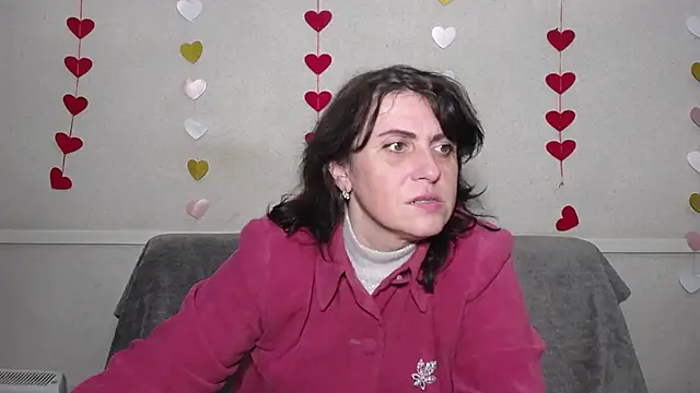 Snapshot of LuciaMii chatting on 27, 2, 2025 LuciaMii online show from 27, 2, 2025
