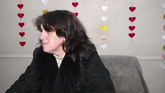 Snapshot of LuciaMii chatting on 28, 2, 2025 LuciaMii online show from 28, 2, 2025