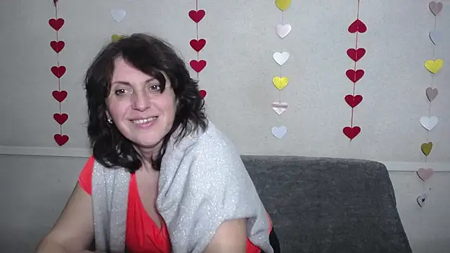 Snapshot of LuciaMii chatting on 7, 3, 2025 LuciaMii online show from 7, 3, 2025