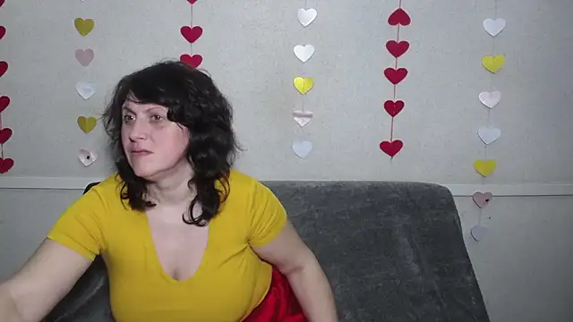 Snapshot of LuciaMii chatting on 11, 3, 2025 LuciaMii online show from 11, 3, 2025