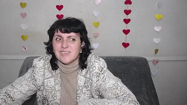 Snapshot of LuciaMii chatting on 12, 3, 2025 LuciaMii online show from 12, 3, 2025