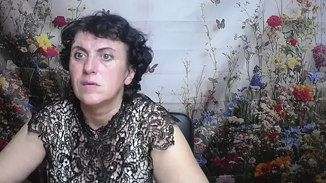 Snapshot of LuciaMii chatting on 17, 9, 2025 LuciaMii online show from 17, 9, 2025