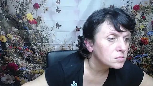 Snapshot of LuciaMii chatting on 30, 9, 2025 LuciaMii online show from 30, 9, 2025