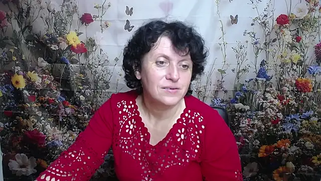Snapshot of LuciaMii chatting on 11, 10, 2025 LuciaMii online show from 11, 10, 2025
