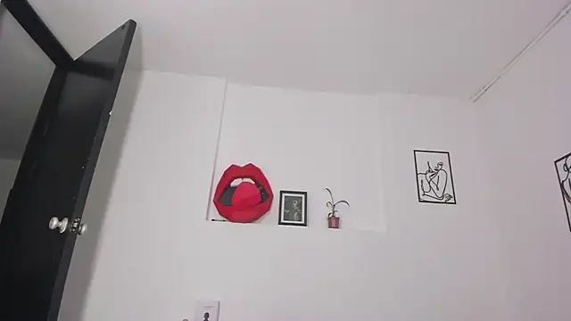 cloehonney online show from 28, 2, 2025