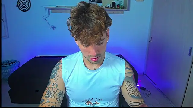 Snapshot of Ares_blue chatting on 18, 5, 2026 Ares blue online show from 18, 5, 2026