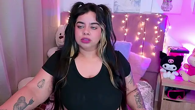 Snapshot of MiahJoness chatting on 14, 11, 2025 MiahJoness online show from 14, 11, 2025