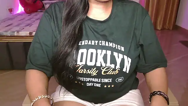 Snapshot of N-Natasha chatting on 7, 4, 2026 N-Natasha online show from 7, 4, 2026