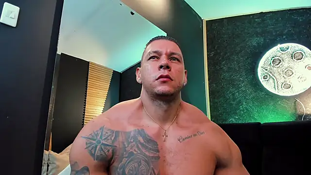 Snapshot of MassimoWalton2 chatting on 23, 12, 2024 MassimoWalton2 online show from 23, 12, 2024