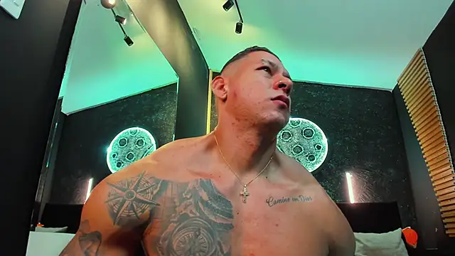 Snapshot of MassimoWalton2 chatting on 11, 1, 2025 MassimoWalton2 online show from 11, 1, 2025