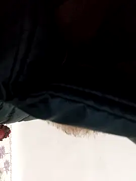 SweetLeila40 online show from 1, 1, 2025