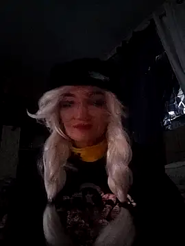 Snapshot of SweetLeila40 chatting on 3, 2, 2026 SweetLeila40 online show from 3, 2, 2026