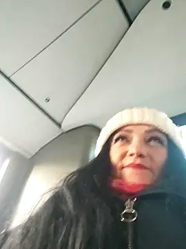 Snapshot of SweetLeila40 chatting on 5, 3, 2026 SweetLeila40 online show from 5, 3, 2026