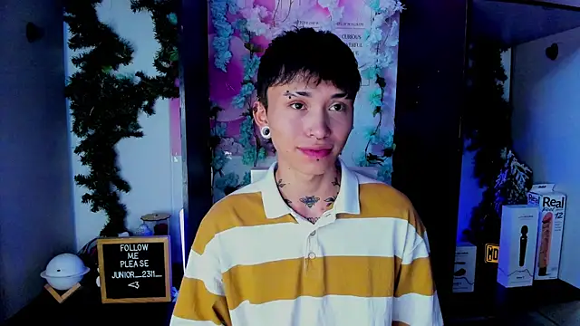 juniior 2311  online show from 1, 3, 2025