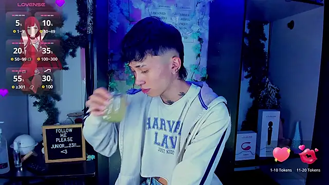 juniior 2311  online show from 7, 3, 2025